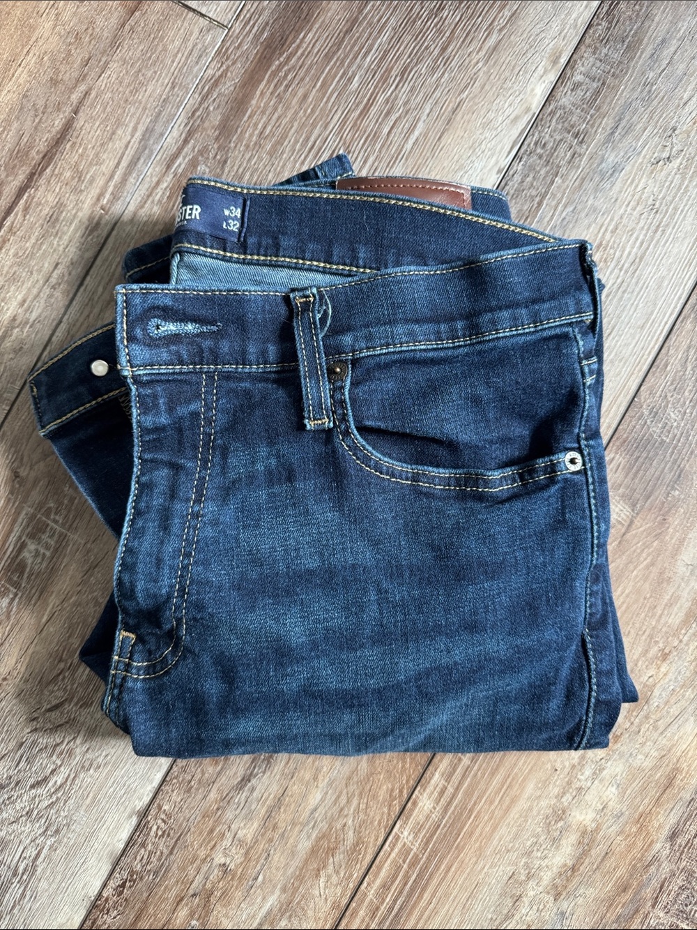 Hollister Men's Dark Blue Denim Jeans - skinny Fit